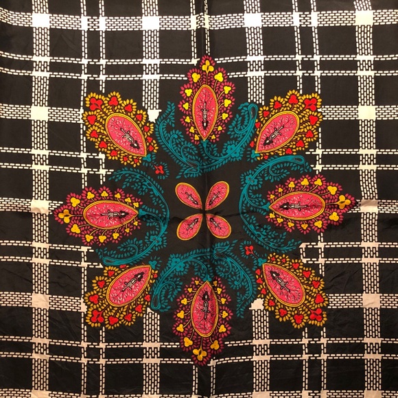 VINTAGE 1980s Diane Von Furstenberg Silk Scarf - Picture 8 of 10